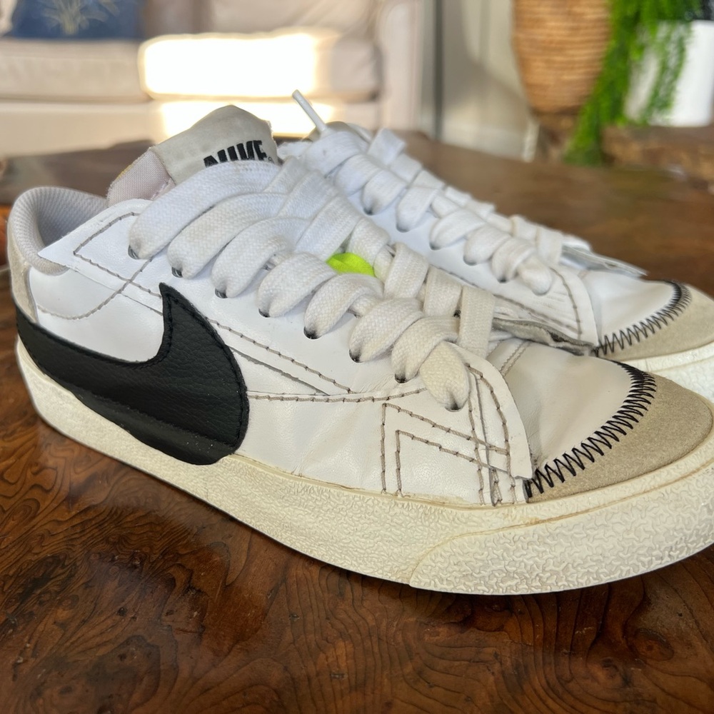 Nike Women’s ‘77 Jumbo Blazer Low